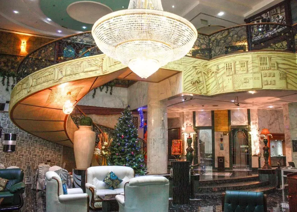 Knight Armour Hotel